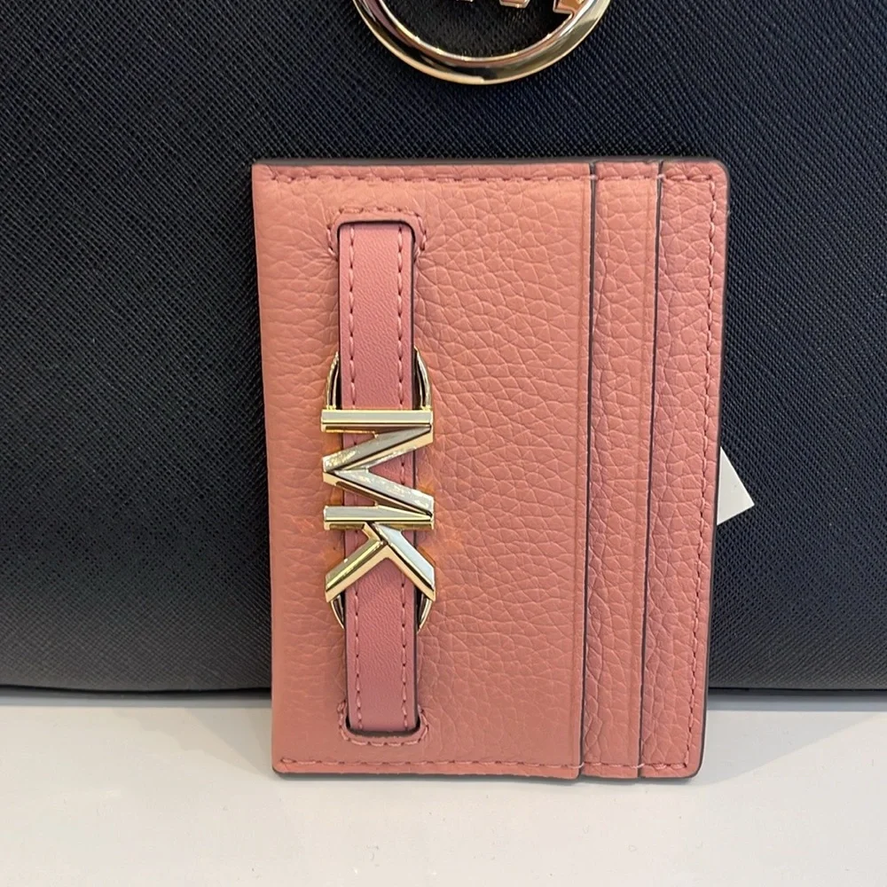 MICHAEL KORS
Reed Large Pebbled Leather Card Holder Case
Primrose
NWT - Picture 7 of 16